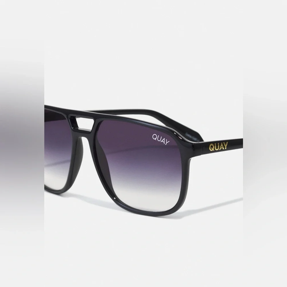NWOT Quay On The Fly Sunglasses